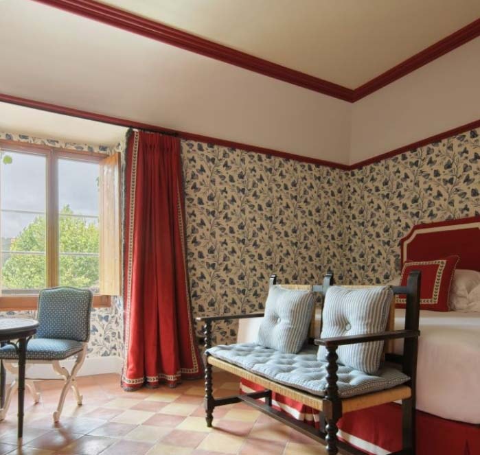 PALACE ROOM